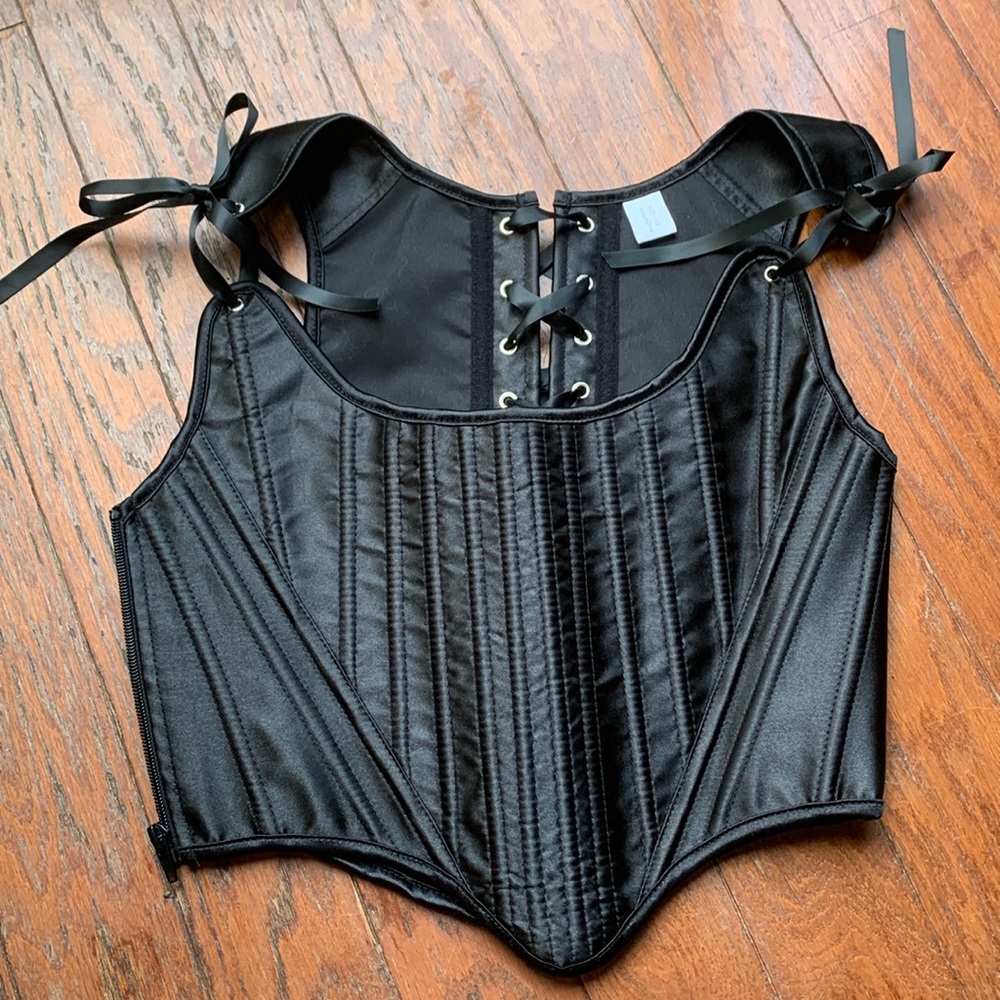 Black zip corset